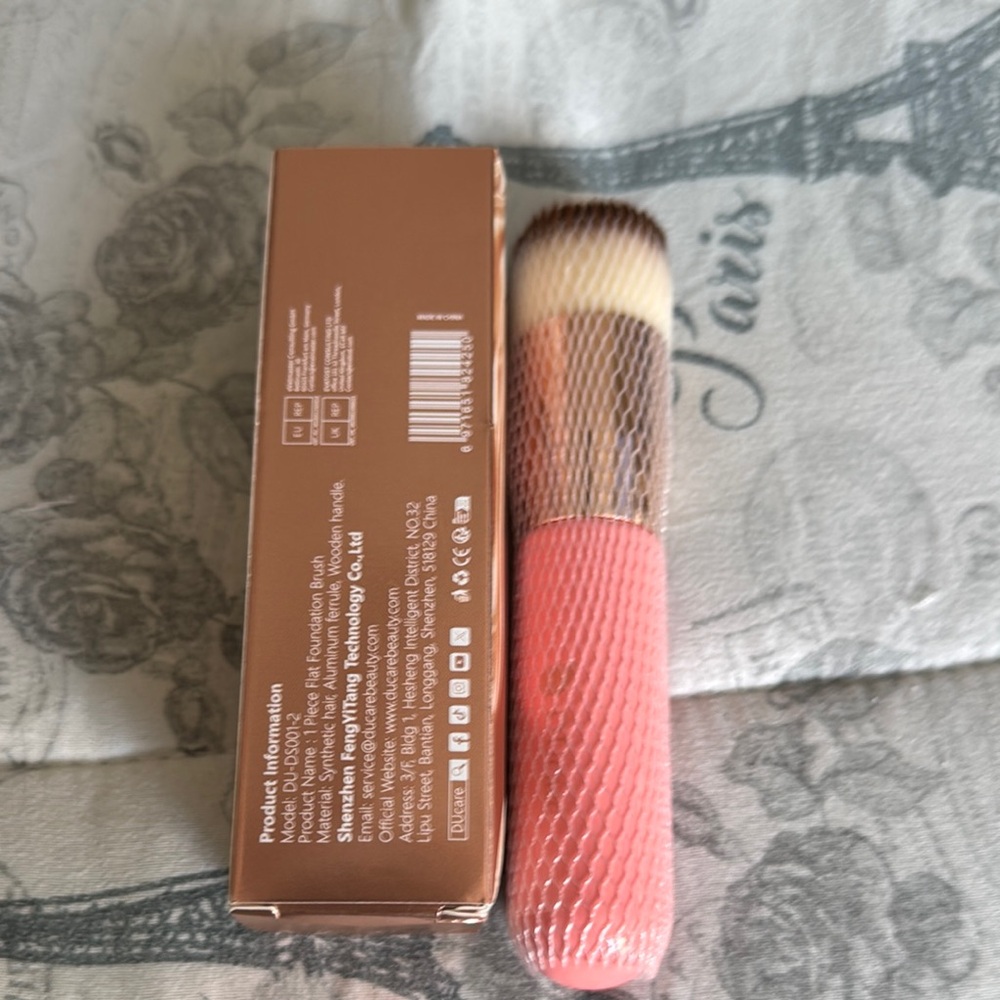 Luxie Pink Makeup Brush